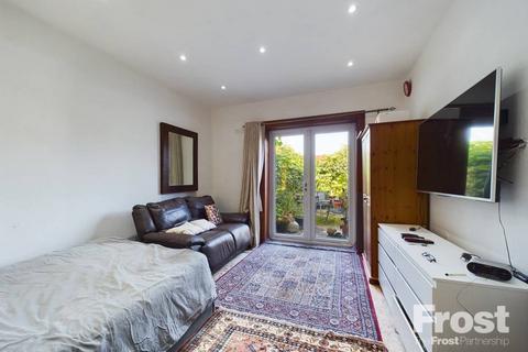 3 bedroom terraced house for sale, Southgate Avenue, Feltham, TW13