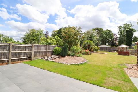 4 bedroom bungalow for sale, Cranford Avenue, Fleet GU52