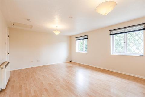 Studio for sale, Wakefield Close, Byfleet KT14