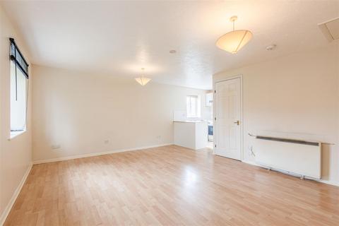 Studio for sale, Wakefield Close, Byfleet KT14