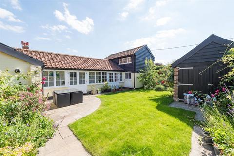 3 bedroom semi-detached house for sale, Granmor, The Street, Woolpit