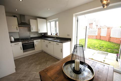 3 bedroom semi-detached house for sale, Metcalfe Drive, Cottingham HU16