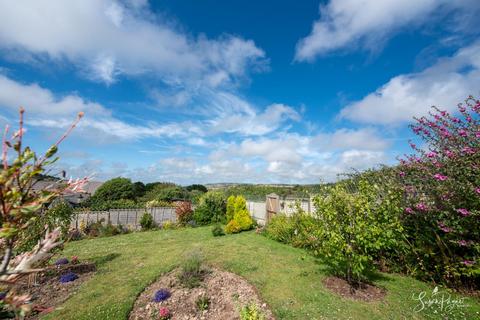 2 bedroom detached bungalow for sale, Greenlydd Close, Niton