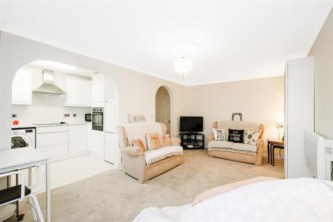 1 bedroom apartment for sale, Cambridge Park, Wanstead