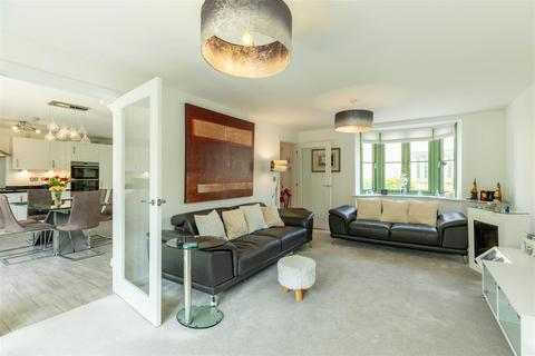 4 bedroom detached house for sale, Clappen Close, Cirencester GL7