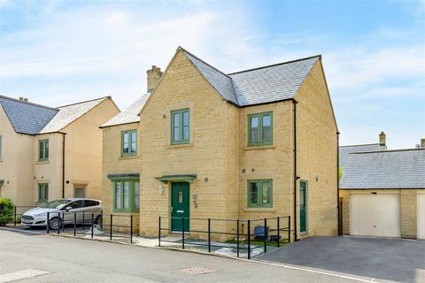 4 bedroom detached house for sale, Clappen Close, Cirencester GL7