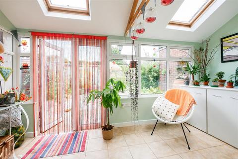 3 bedroom semi-detached house for sale, Queens Avenue, Wallingford OX10