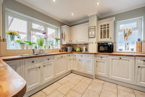 3 bedroom semi-detached house for sale, Lower Kingswood, Tadworth, Surrey