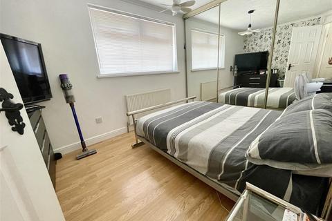 38 Ashmore Close, Swindon, SN3 3PX