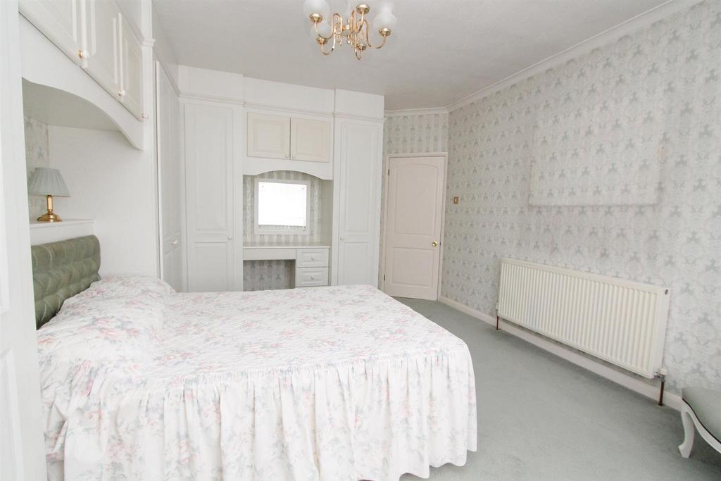 Bed 1b.jpg