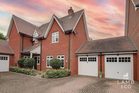 3 bedroom detached house for sale, Cravenwood Close, Weeley CO16