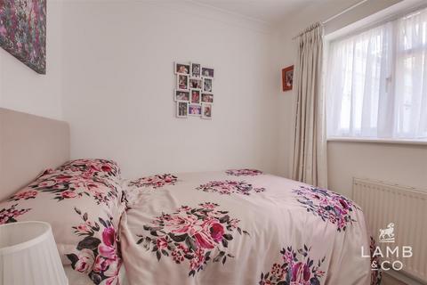 89 Crossways, Jaywick, Clacton-on-sea, CO15 2NG