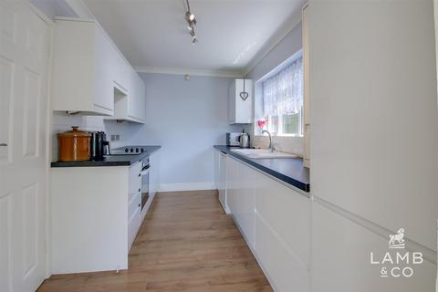 89 Crossways, Jaywick, Clacton-on-sea, CO15 2NG