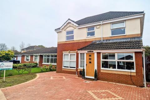 4 bedroom detached house for sale, Cae Ganol, Porthcawl CF36