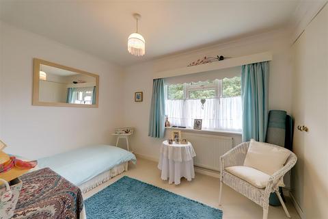 2 bedroom flat for sale, Aldsworth Court, Worthing BN12