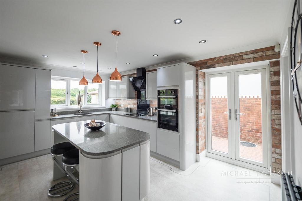 Kitchen / Breakfast Room