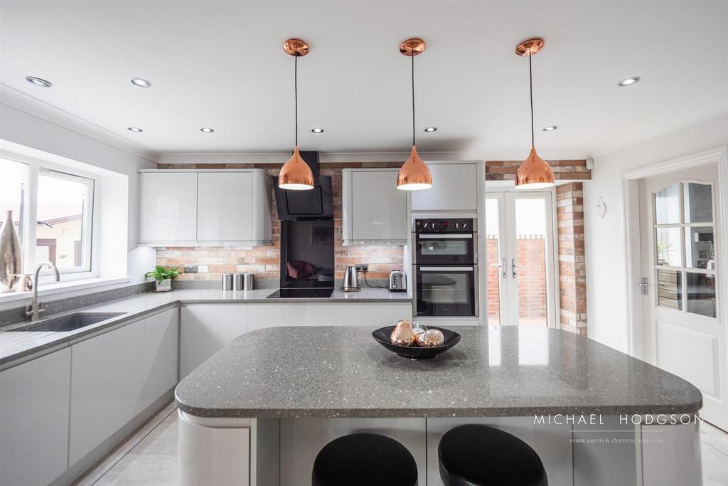 Kitchen / Breakfast Room