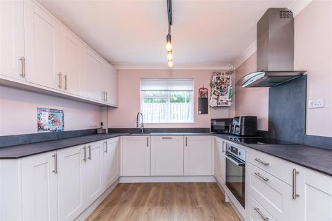 3 bedroom end of terrace house for sale, Harvard Close, Lewes BN7 2EJ