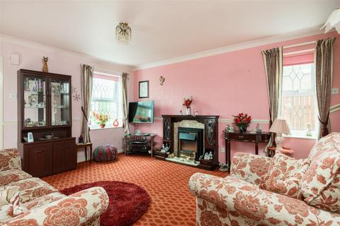 10 Broughton Way, York, YO10 3BG