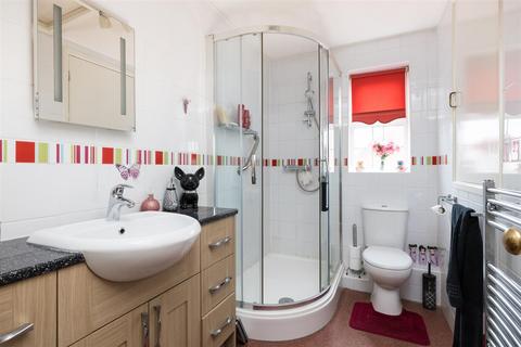10 Broughton Way, York, YO10 3BG