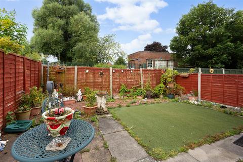 10 Broughton Way, York, YO10 3BG
