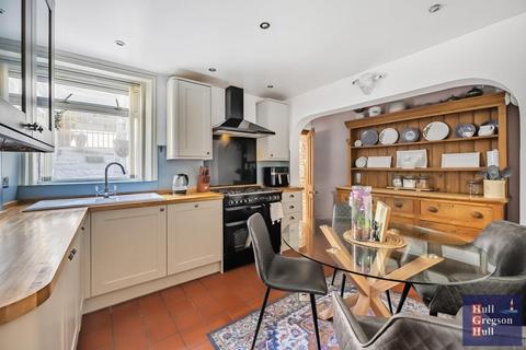 4 bedroom end of terrace house for sale, High Street, Fortuneswell, Portland