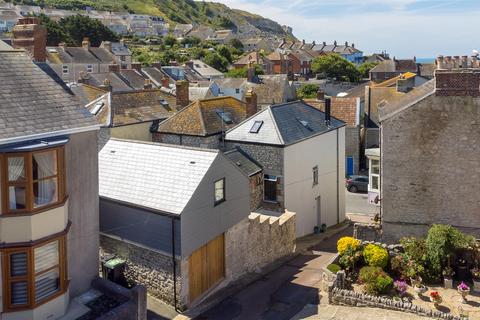 4 bedroom end of terrace house for sale, High Street, Fortuneswell, Portland