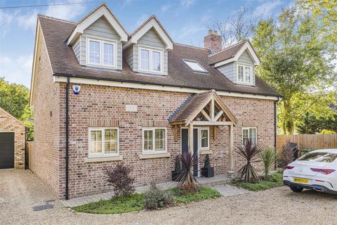 21 Royston Road, Harston, Cambridge, CB22 7NH