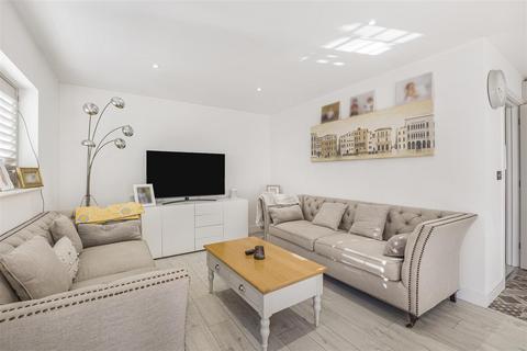 21 Royston Road, Harston, Cambridge, CB22 7NH