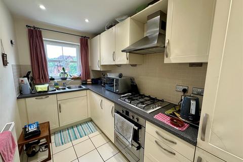 2 bedroom end of terrace house for sale, Ellerton Way, Wrecclesham, Farnham