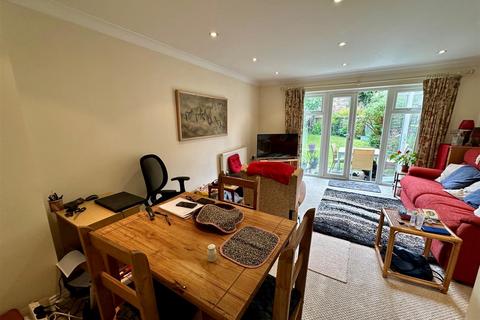 2 bedroom end of terrace house for sale, Ellerton Way, Wrecclesham, Farnham