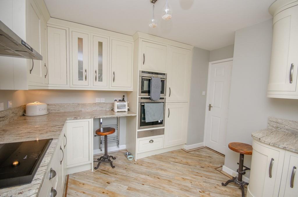 Kitchen pic 2.jpg