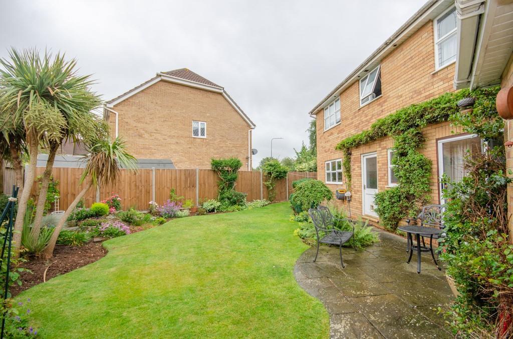 Rear garden pic 2.jpg