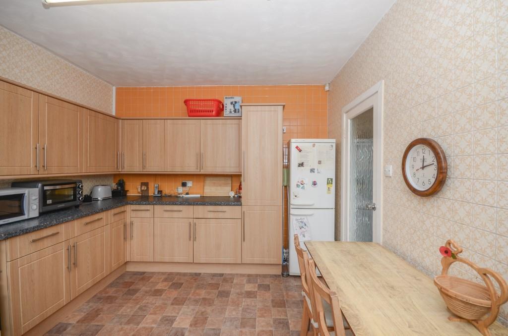Kitchen pic 3.jpg