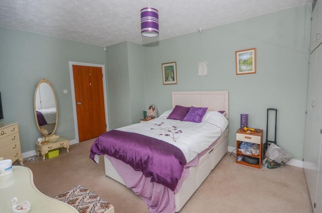 Bedroom one pic 2.jpg