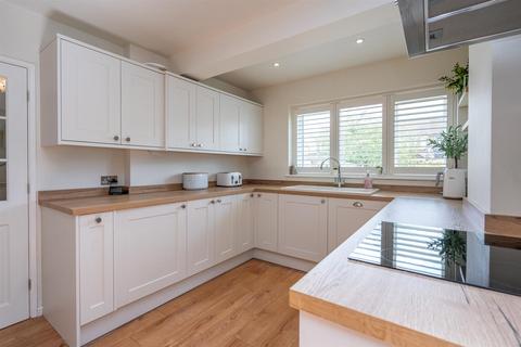 3 bedroom semi-detached house for sale, The Horseshoe, Leverstock Green, Hertfordshire, HP3 8QU