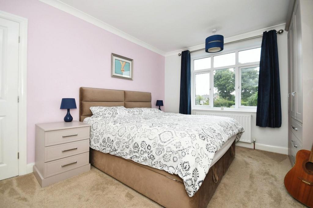 BEDROOM 1.jpg