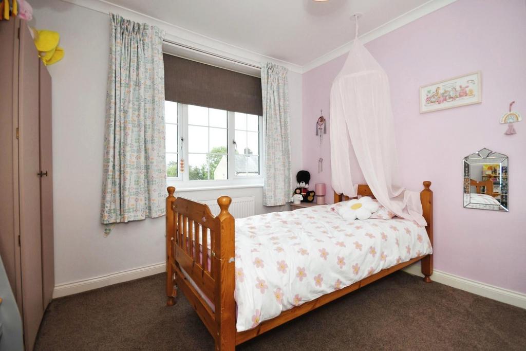 BEDROOM 2 02.jpg