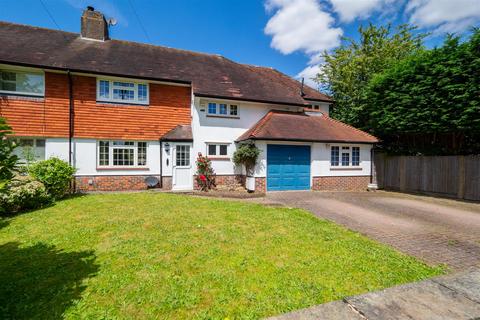 4 bedroom semi-detached house for sale, Yewlands Close, Banstead