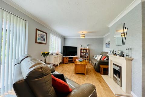 3 bedroom detached house for sale, Britten Close, Hythe