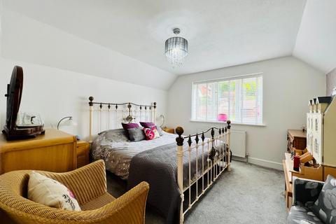 5 Britten Close, Hythe, CT21 4SG