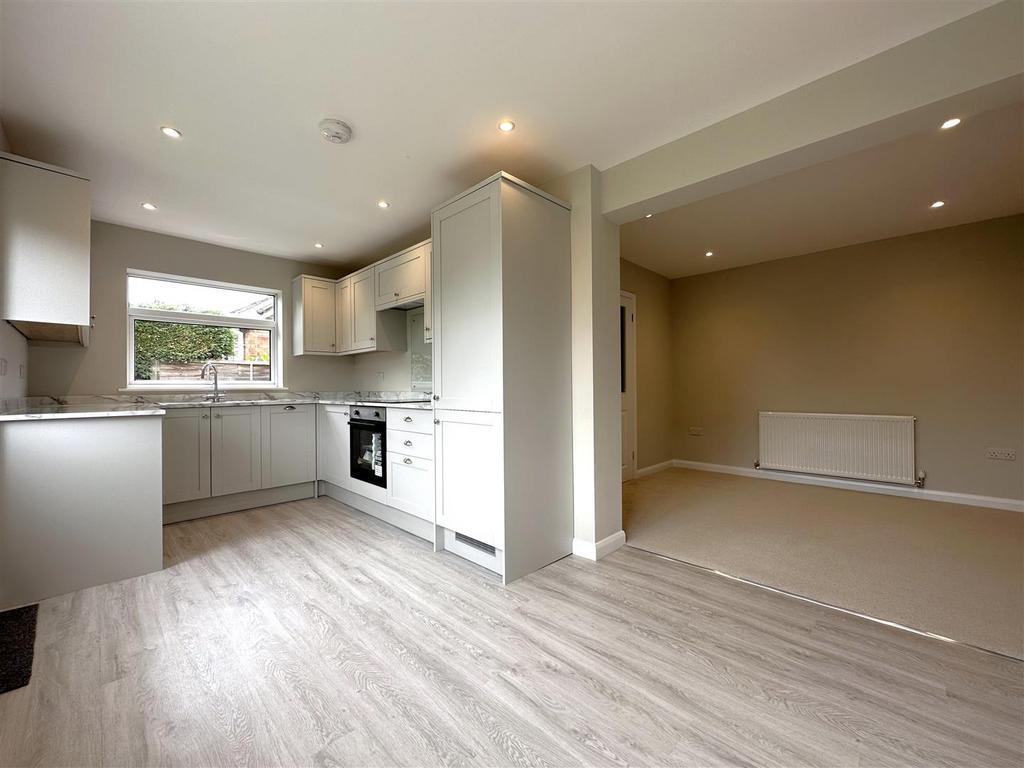 Open-Plan Kitchen Space Into Dining Room 388