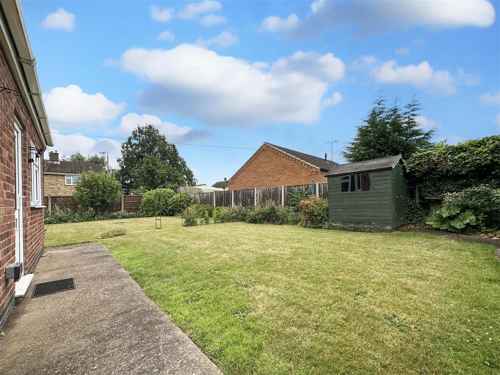 Well-Appointed Garden 432