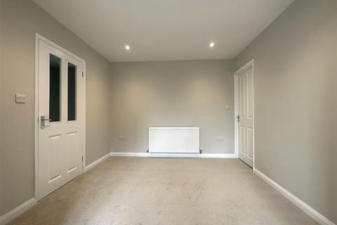17 Longfellow Drive, Balderton, Newark, NG24 3QP