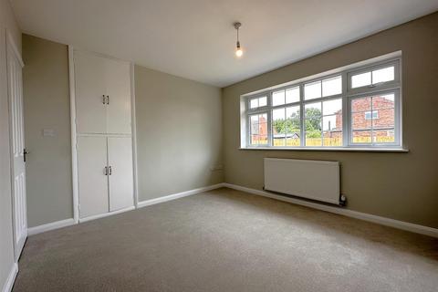 17 Longfellow Drive, Balderton, Newark, NG24 3QP