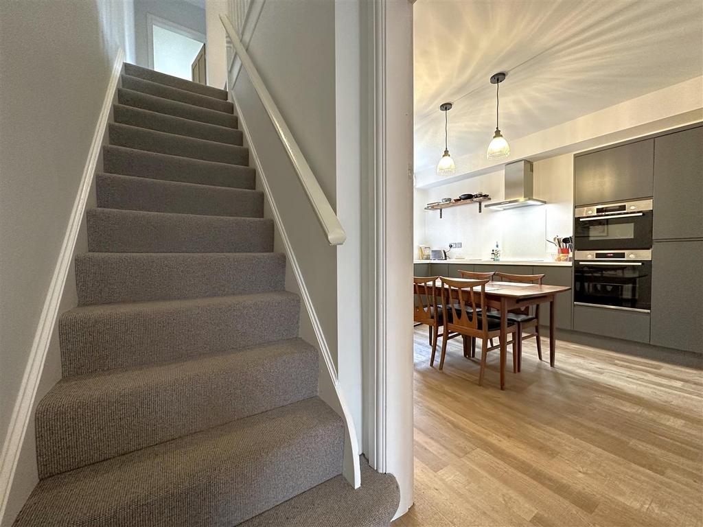 Hallway Into Kitchen 986