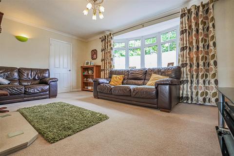 3 bedroom semi-detached house for sale, Risedale Hill, Hemel Hempstead, HP3