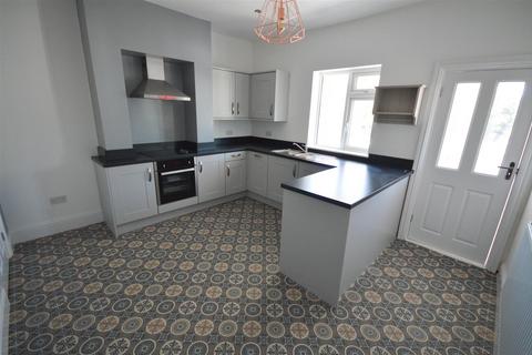 3 bedroom end of terrace house for sale, Mansfield Road, Killamarsh, Sheffield, S21