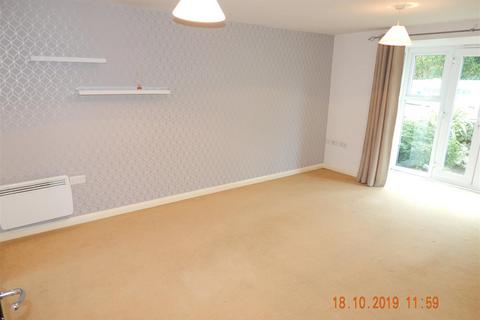 2 bedroom flat to rent, Gloucester Close, Redditch