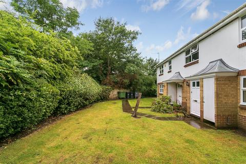 2 bedroom flat for sale, Rosebank Close, Teddington